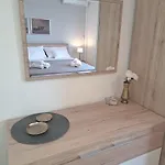 Dida Jakov Apartment Primosten