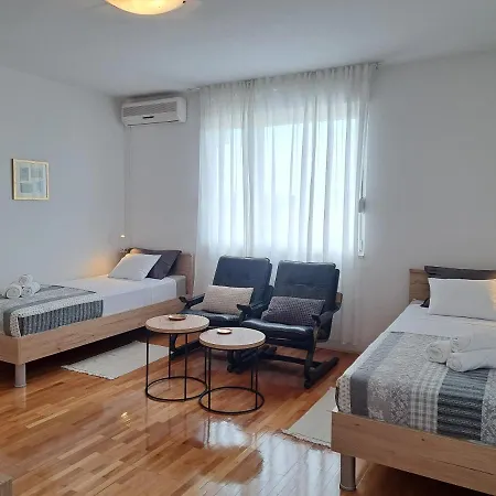 Dida Jakov Apartamento